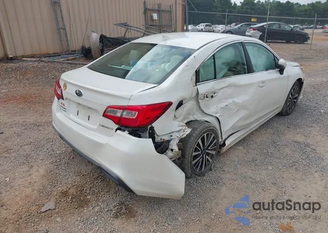 2018 Subaru Legacy 2.5I Premium из США, поврежденный, VIN 4S3BNAF69J3024972